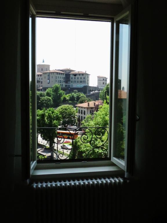 Apartamento Casa Maria Bérgamo Habitación foto